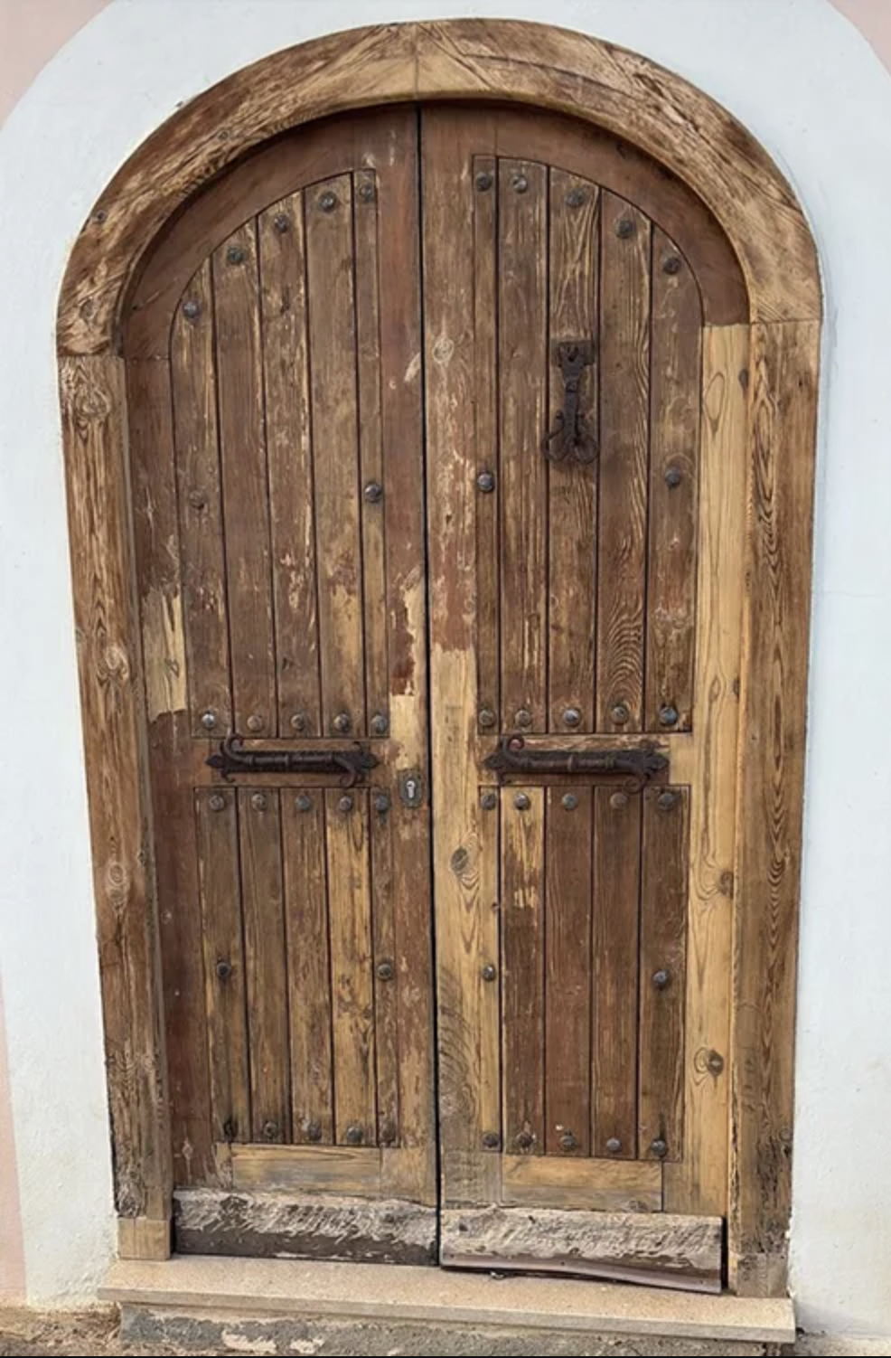 Porte bois massif avant décapage laser, prête à peindre (salissures)
